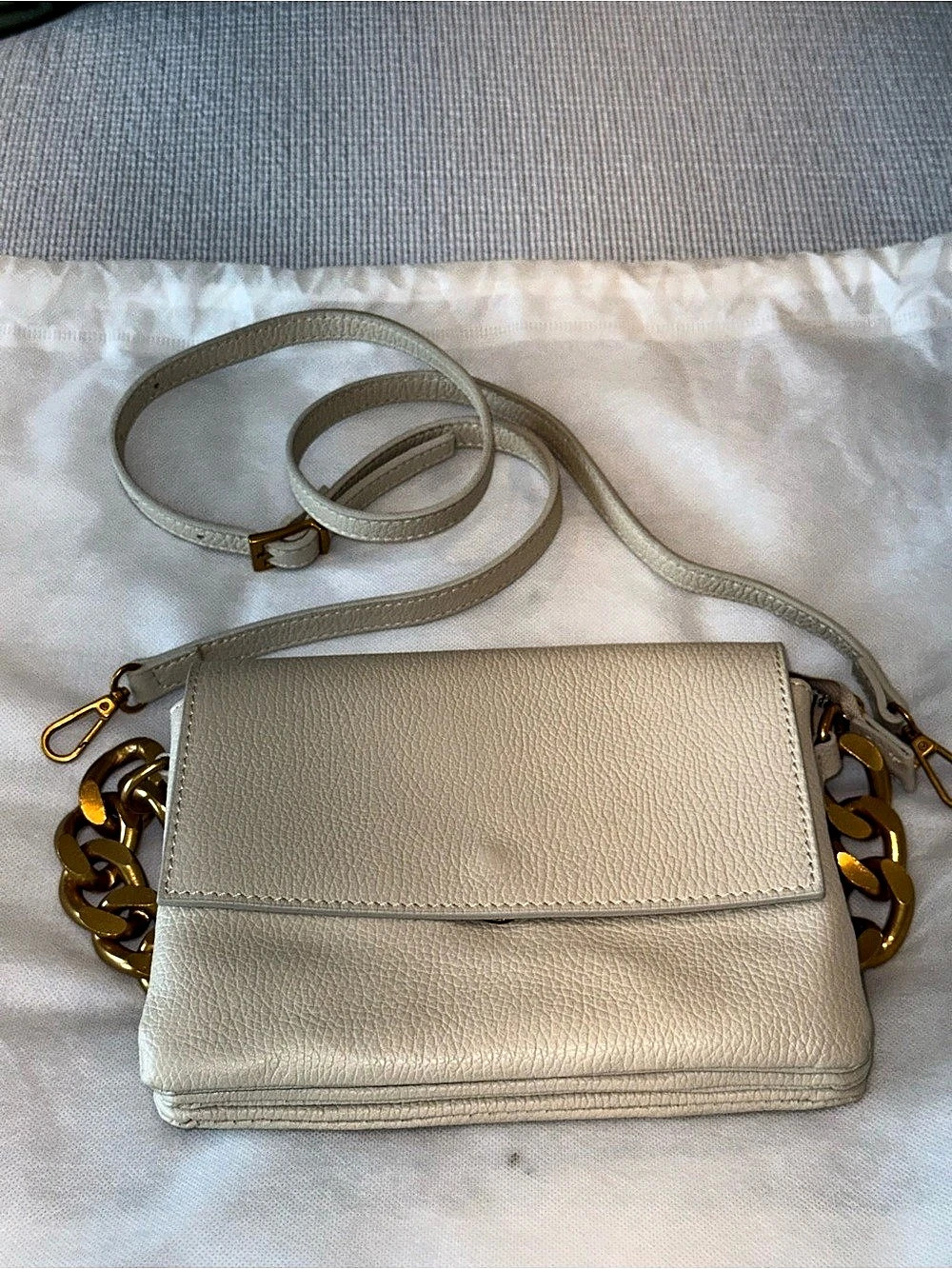 Leather Chain Crossbody Bag in Cream Like New